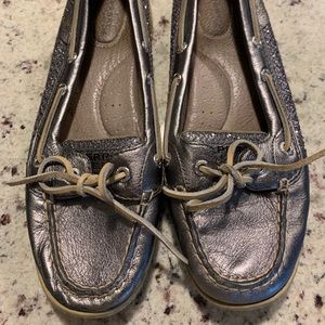 Pewter Sperrys